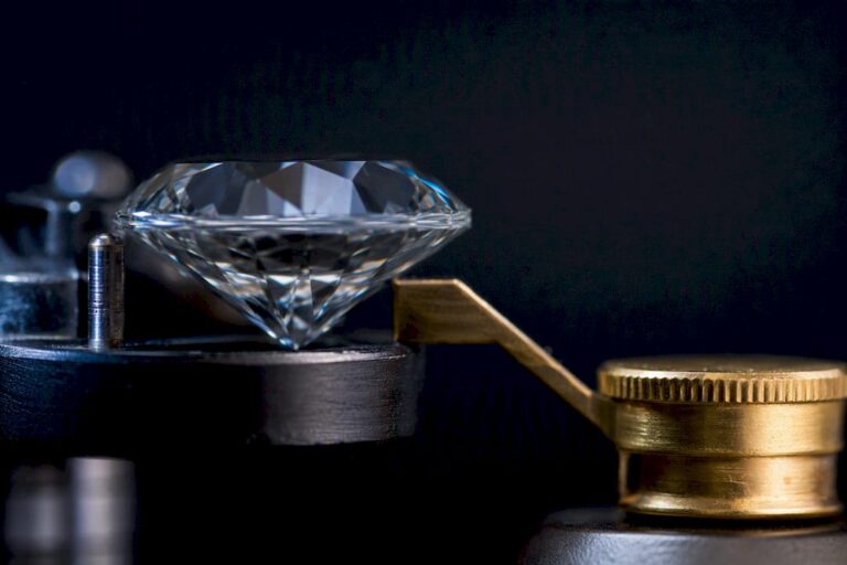 59–62.6% Depth: Verify Diamond Table and Depth Before You Buy