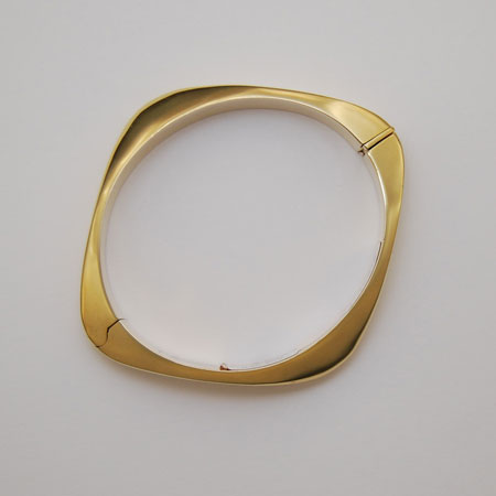 7-Inch 14K Yellow Gold Modern Bangle