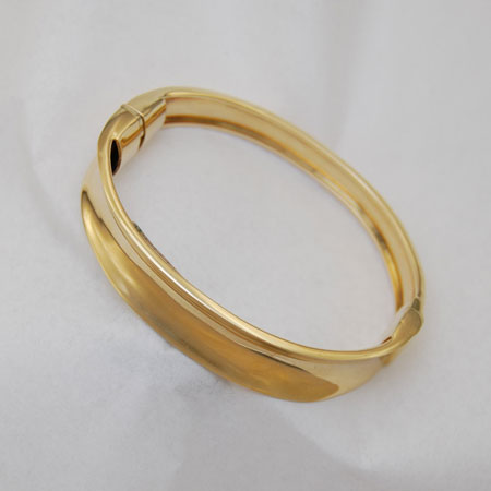 7-Inch 14K Yellow Gold Graduated Concave Bangle