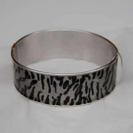 Sterling Silver Zebra Sparkle 20.0mm Hinged Bangle