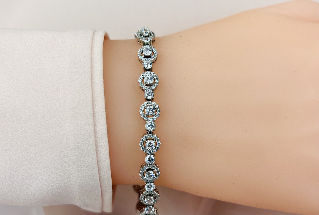 All  Diamond Circle Link Bracelet - view 4