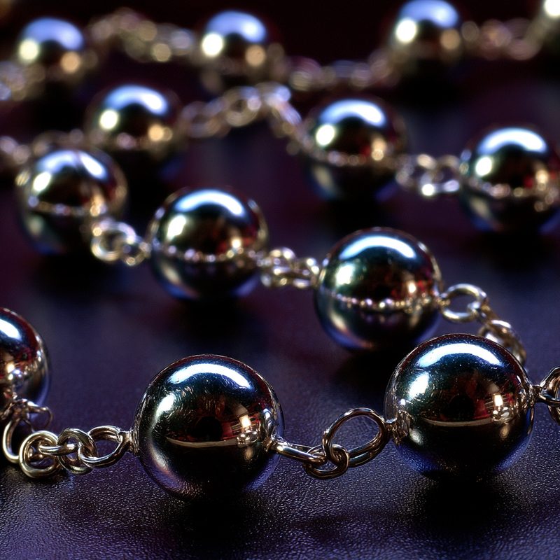 Bead Chains in gold and platinum
