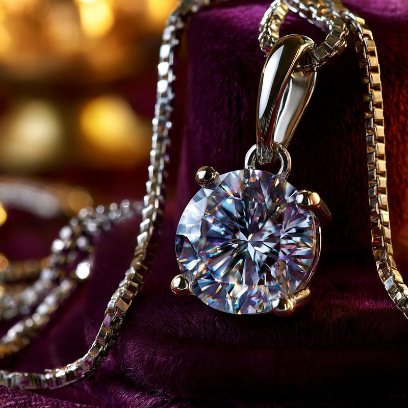 Box Chains in gold and platinum