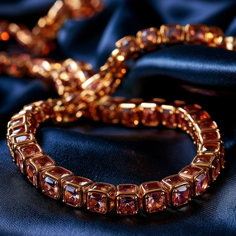 Box Chains in gold and platinum