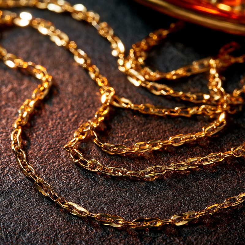 Diamond Cut Chains in gold and platinum