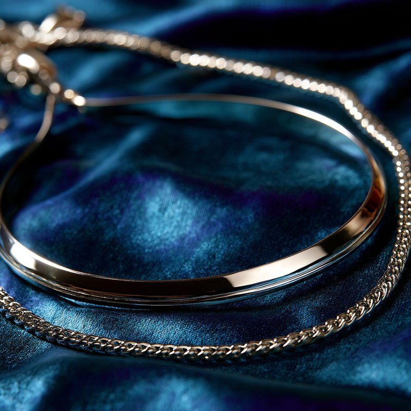 Omega Chains in gold and platinum