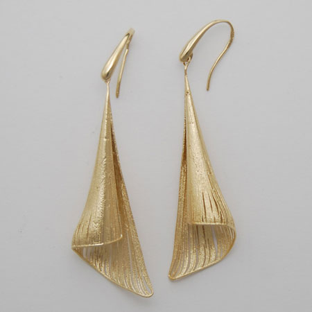 14K Yellow Gold Bugle Earring