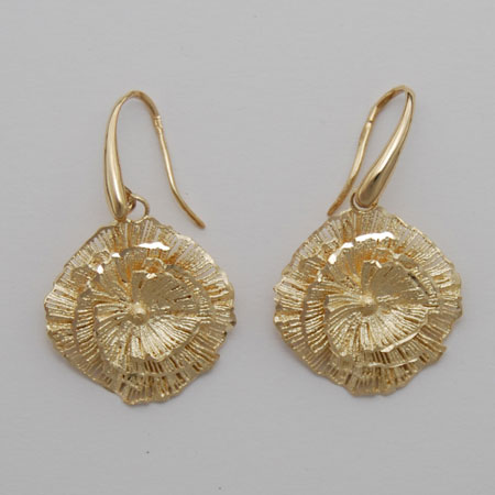 14K Yellow Gold Diamond Cut Flower Earring