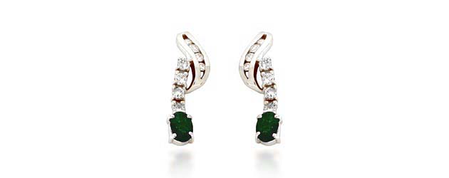 Hanging Emerald and Diamond Earrings 1.44 Carat Total Weight