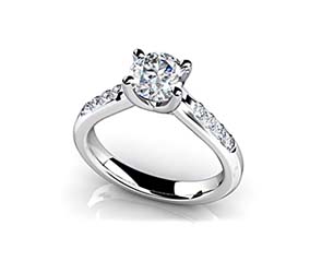 Engagement ring with Side Diamonds