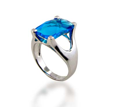 Sterling SIlver Blue Topaz Ring 6.1 Carat Total Weight