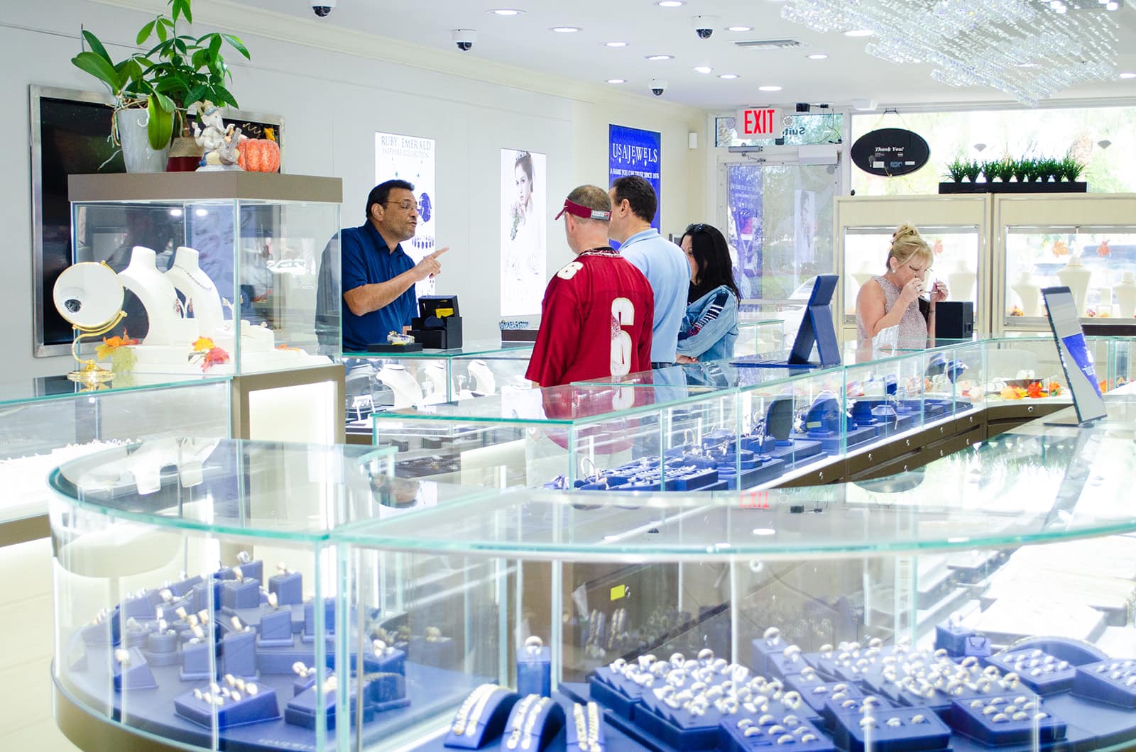 USA Jewels showroom interior in Deerfield Beach