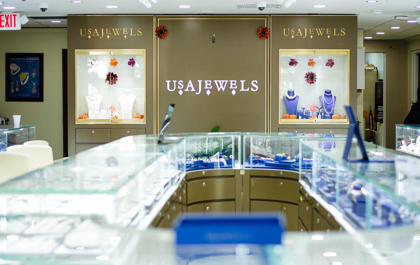Sapphire and gemstone jewelry display at USA Jewels